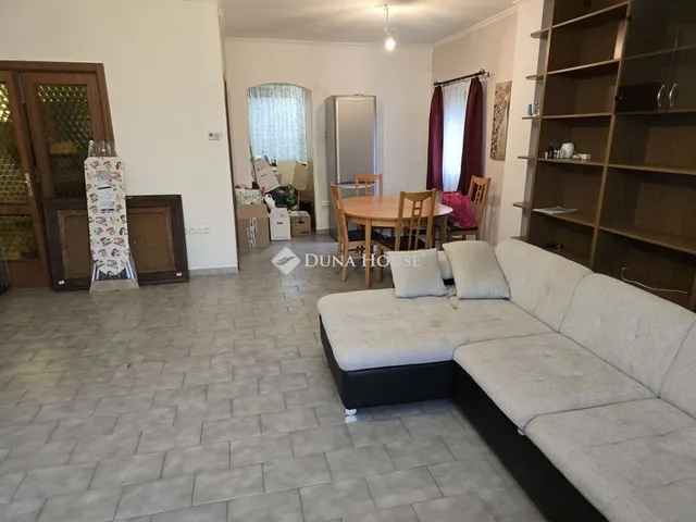 Eladó ház Érd 265 nm