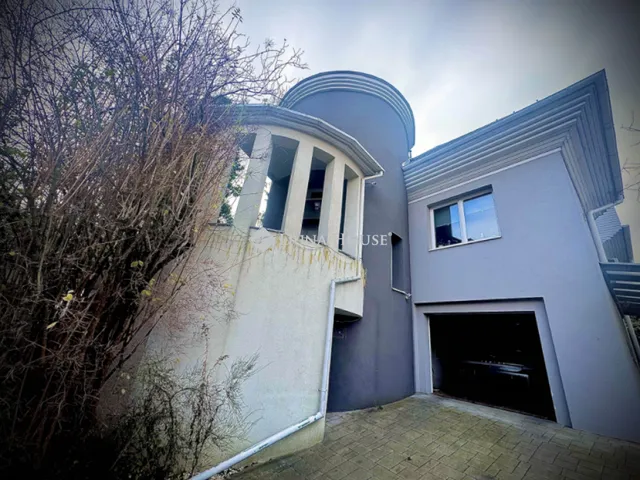 Eladó ház Budapest XXII. kerület, Budafok-Rózsavölgy 300 nm