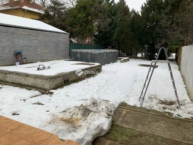 Eladó ház Budapest XVI. kerület 500 nm