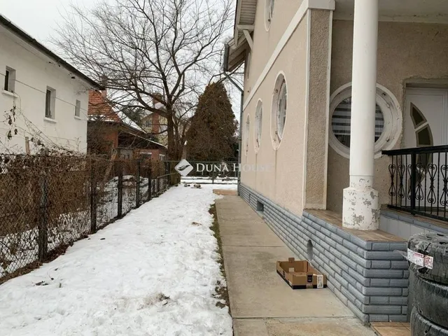 Eladó ház Budapest XVI. kerület 500 nm