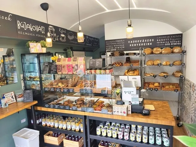 Eladó kereskedelmi és ipari ingatlan Budapest XII. kerület, Orbánhegy 91 nm