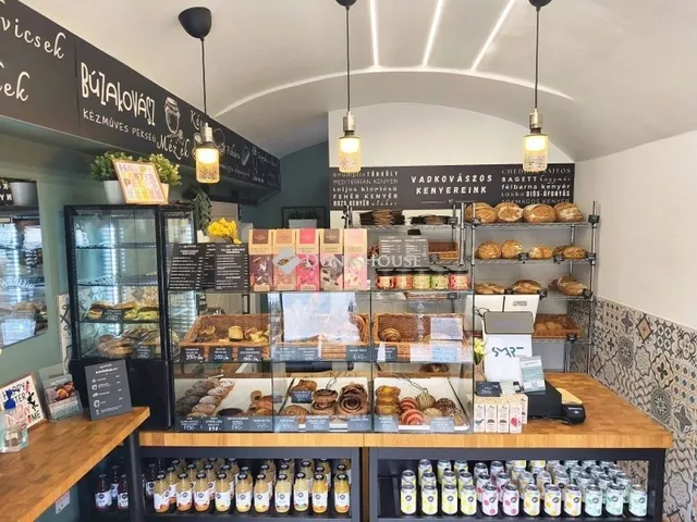 Eladó kereskedelmi és ipari ingatlan Budapest XII. kerület, Orbánhegy 91 nm