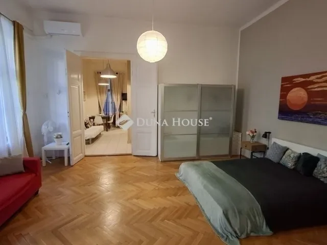 Eladó lakás Budapest VI. kerület, Nagykörúton belüli terület 65 nm