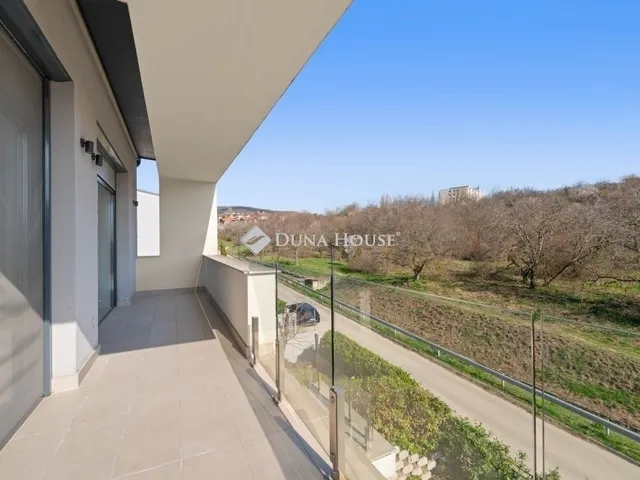 Eladó lakás Budapest XI. kerület, Madárhegy 144 nm