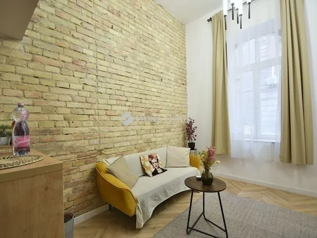 Eladó lakás Budapest VI. kerület 30 nm