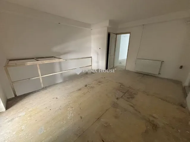 Kiadó kereskedelmi és ipari ingatlan Budapest XIII. kerület, Lőportárdűlő 108 nm