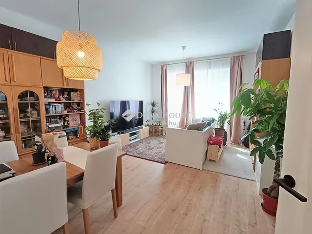 Eladó lakás Budapest XIII. kerület 77 nm
