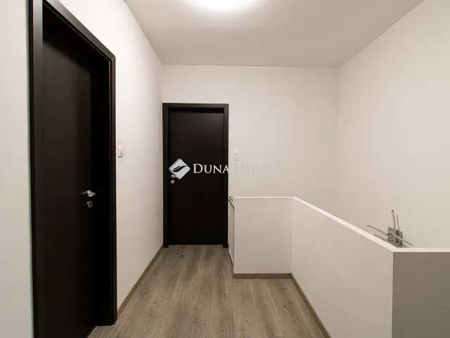 Eladó lakás Vecsés 120 nm