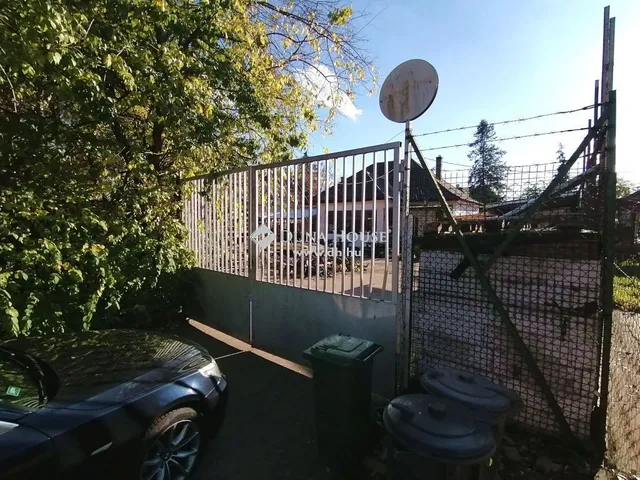 Eladó kereskedelmi és ipari ingatlan Budapest XVII. kerület 150 nm