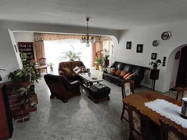 Eladó ház Budapest XX. kerület 220 nm