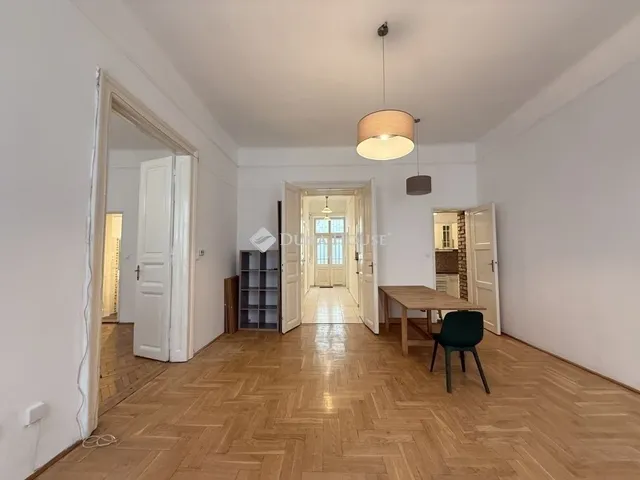 Eladó lakás Budapest VI. kerület 87 nm