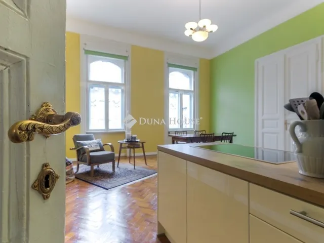 Eladó lakás Budapest VI. kerület 137 nm