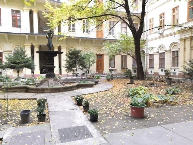 Eladó lakás Budapest VI. kerület 54 nm