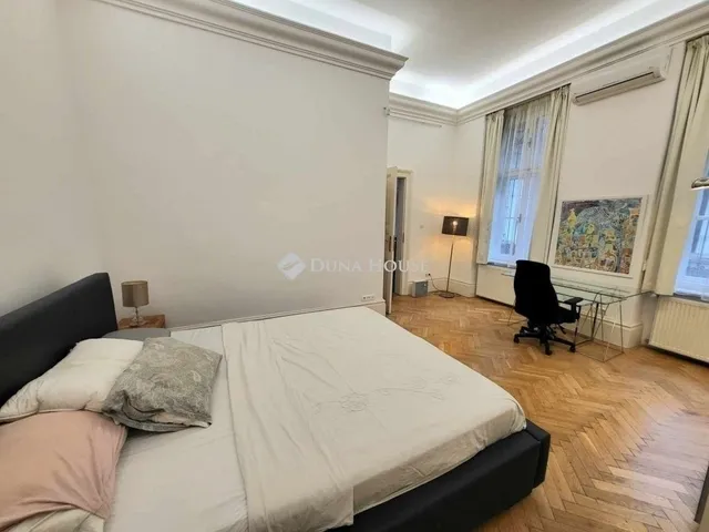 Eladó lakás Budapest VI. kerület 105 nm