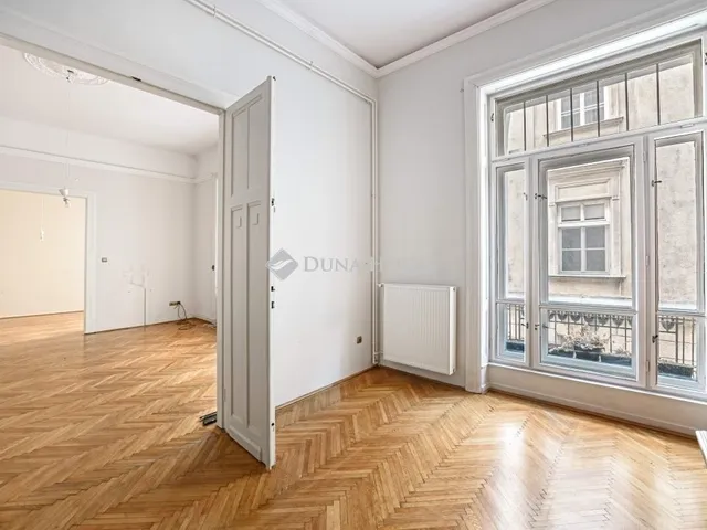 Eladó lakás Budapest V. kerület 128 nm