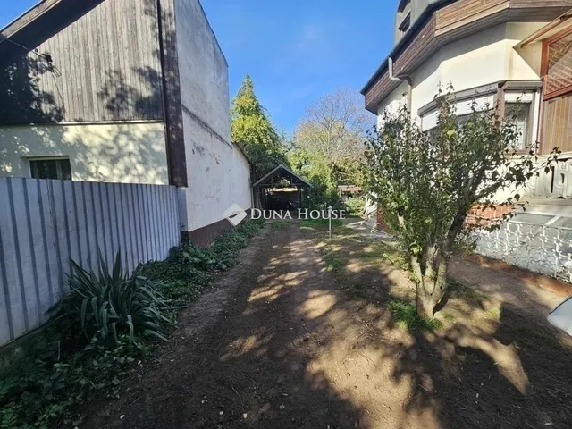 Eladó ház Budapest XVIII. kerület 263 nm