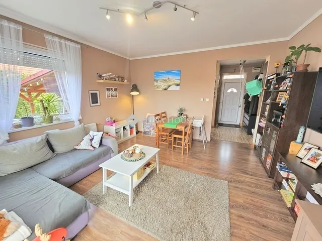 Eladó lakás Üllő 92 nm