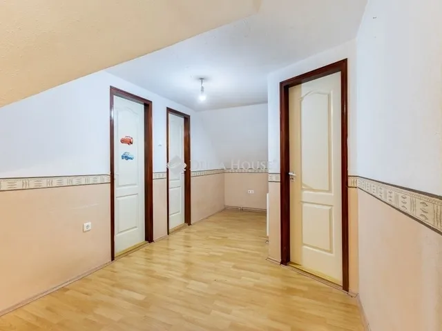 Eladó ház Budapest XVIII. kerület 240 nm