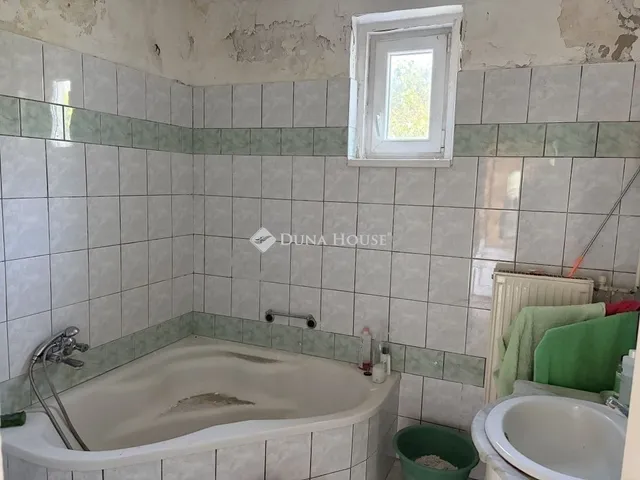 Eladó ház Felsőpakony 170 nm