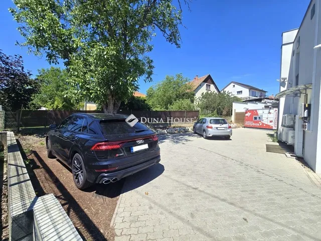 Eladó kereskedelmi és ipari ingatlan Budapest XVI. kerület 151 nm