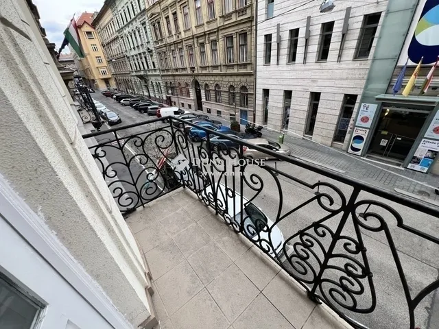 Eladó lakás Budapest VI. kerület, Nagykörúton kívüli terület 86 nm