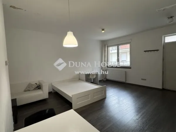 Eladó lakás Budapest VI. kerület, Nagykörúton belüli terület 34 nm