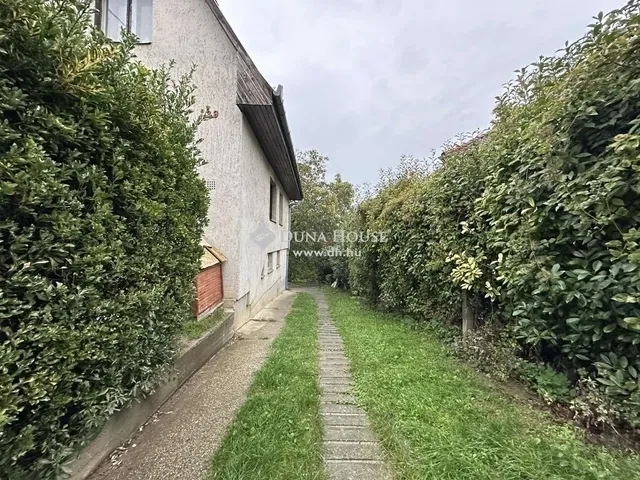 Eladó ház Budapest XI. kerület, Péterhegy 300 nm