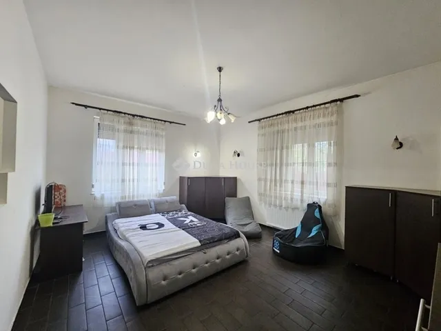 Eladó ház Budapest IV. kerület, Megyer 140 nm