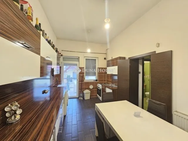 Eladó ház Budapest IV. kerület, Megyer 140 nm