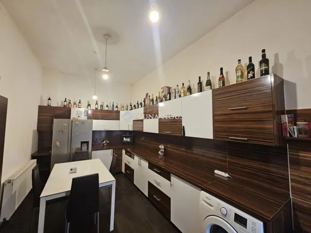 Eladó ház Budapest IV. kerület, Megyer 140 nm