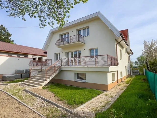 Eladó ház Érd 200 nm