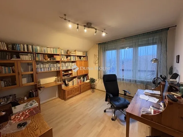 Eladó ház Budapest XVI. kerület, Sashalom 195 nm