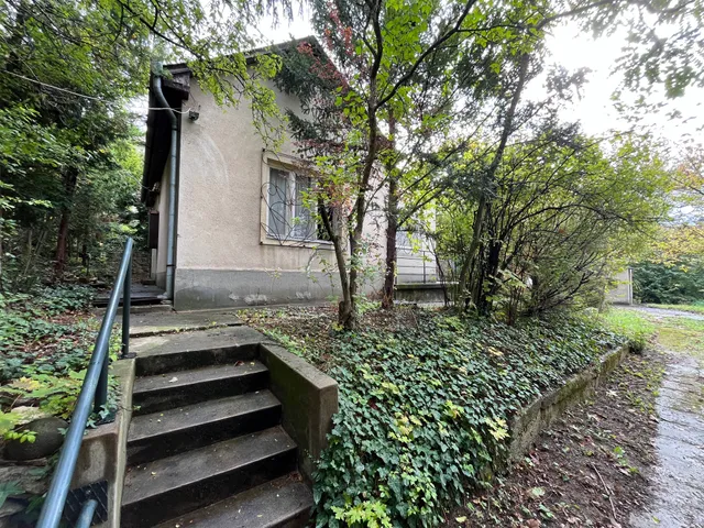 Eladó telek Budapest II. kerület 715 nm