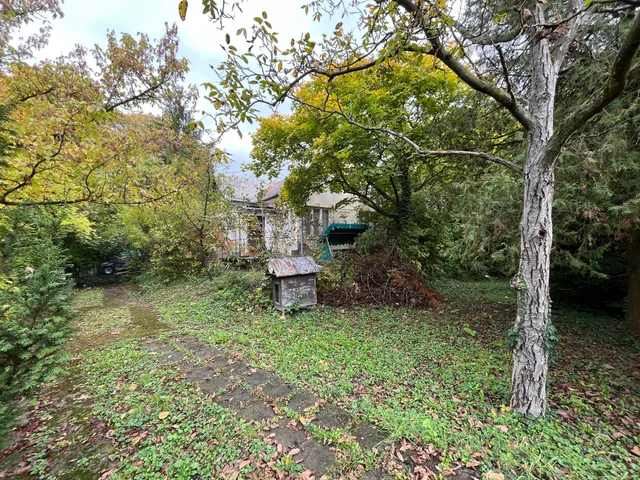 Eladó telek Budapest II. kerület 715 nm