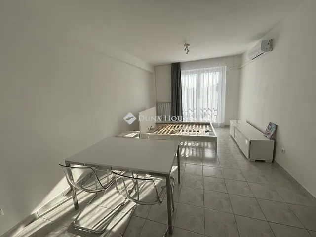 Eladó lakás Budapest III. kerület, Békásmegyer 57 nm