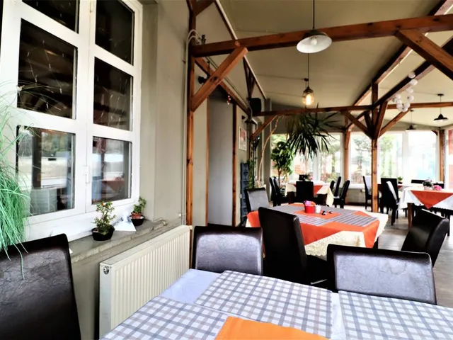 Eladó kereskedelmi és ipari ingatlan Budapest XI. kerület 350 nm