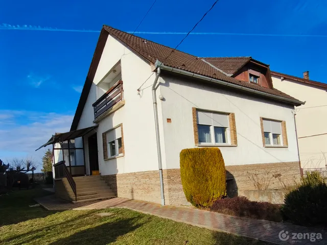 Eladó ház Kapospula 250 nm