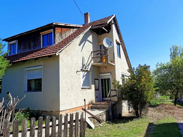 Eladó ház Mány 140 nm