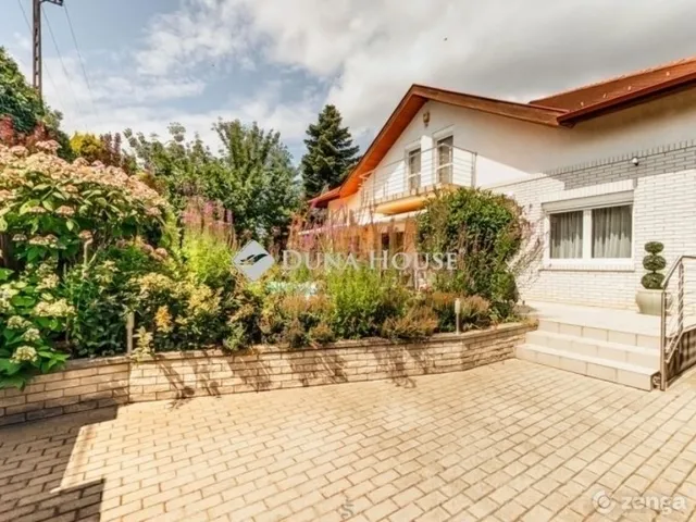 Eladó ház Herceghalom 323 nm
