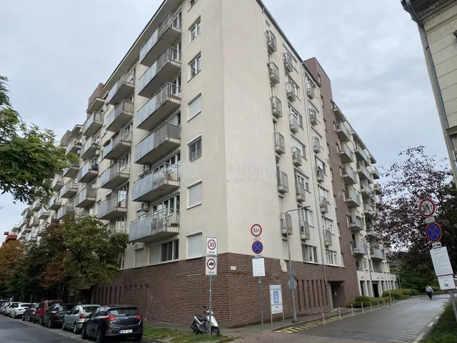 Eladó garázs Budapest XIII. kerület 48 nm