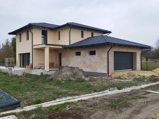 Eladó ház Petőháza 200 nm