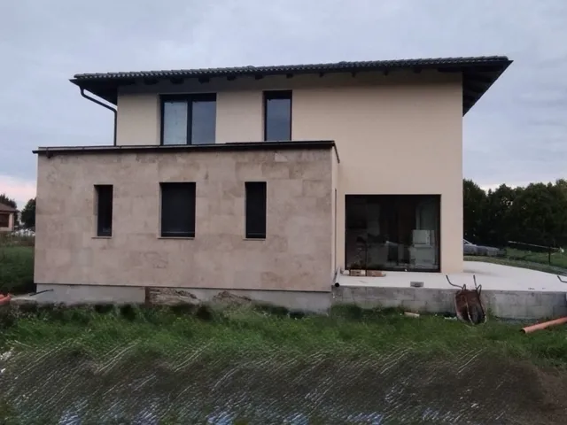 Eladó ház Petőháza 200 nm