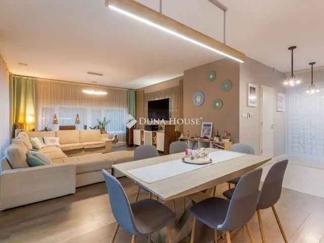 Eladó ház Mogyoród 195 nm