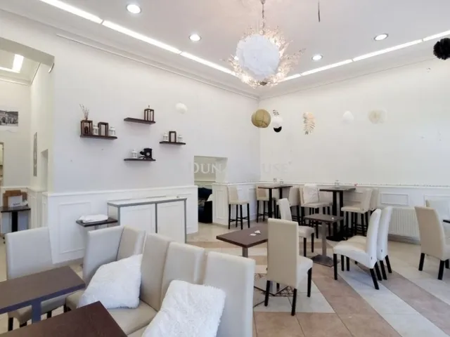 Eladó kereskedelmi és ipari ingatlan Vác 107 nm