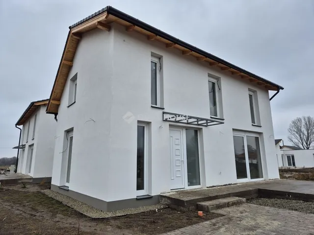 Eladó ház Sződ 128 nm