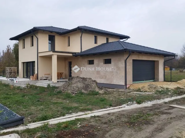 Eladó ház Petőháza 200 nm