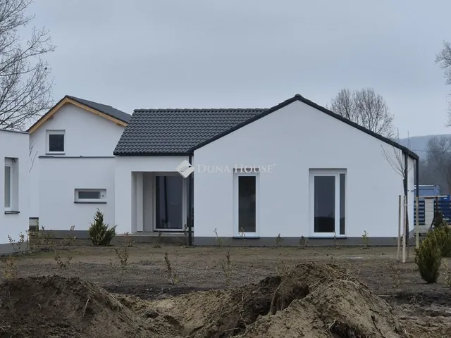 Eladó ház Sződ 96 nm
