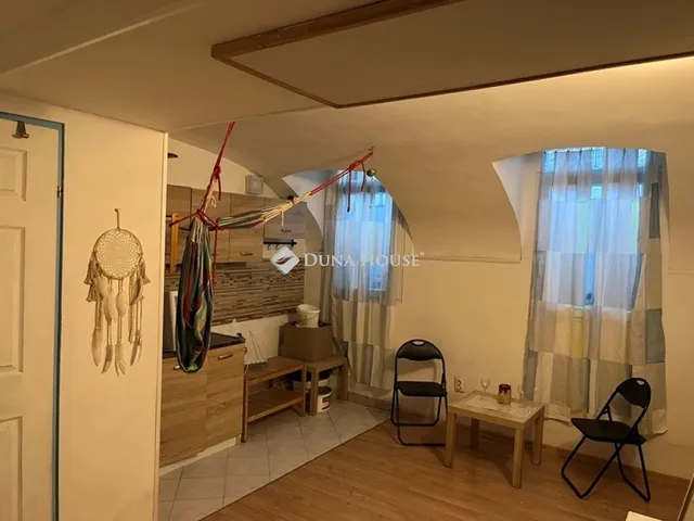 Eladó kereskedelmi és ipari ingatlan Budapest XIII. kerület, Lőportárdűlő 28 nm