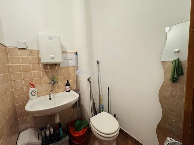 Kiadó kereskedelmi és ipari ingatlan Budapest XI. kerület 43 nm