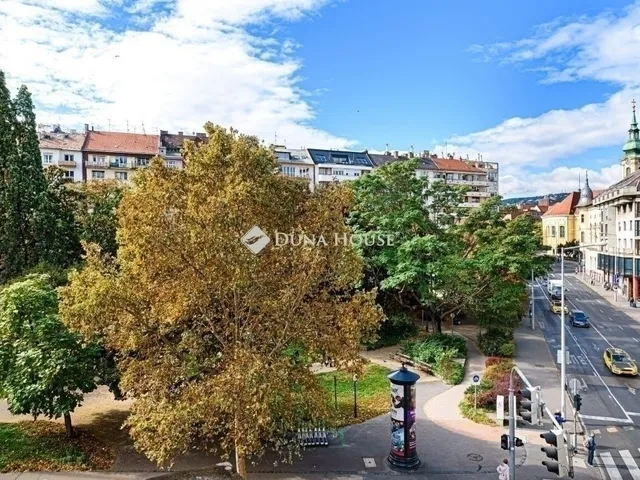 Eladó lakás Budapest I. kerület 92 nm